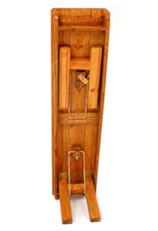 Mesa de madera con patas plegables